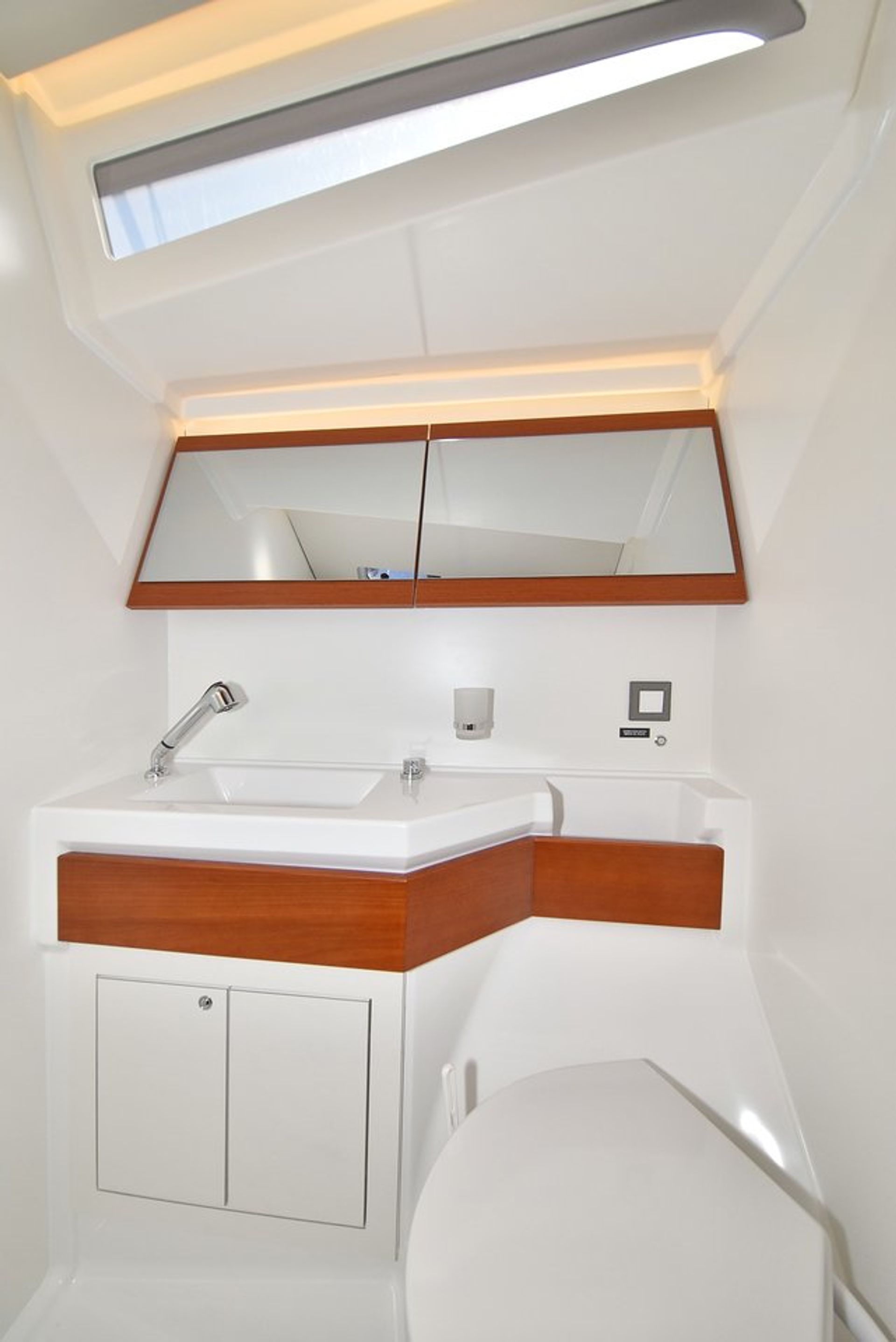 nausys-9249149-613389-w1.jpg