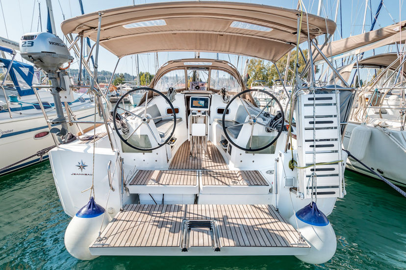 Jeanneau 49 Pella