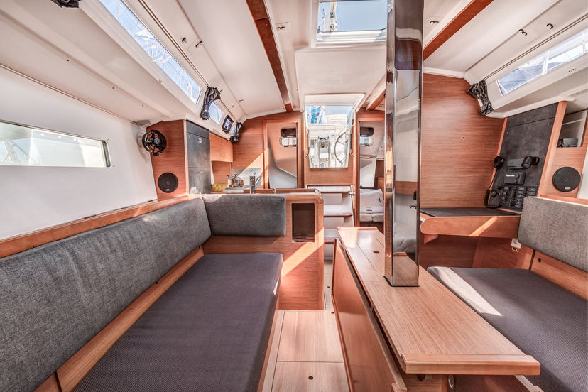 Jeanneau 49 Pella