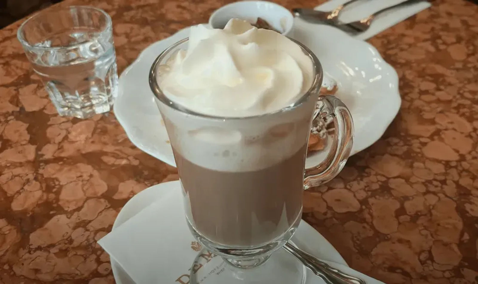 demel4.webp