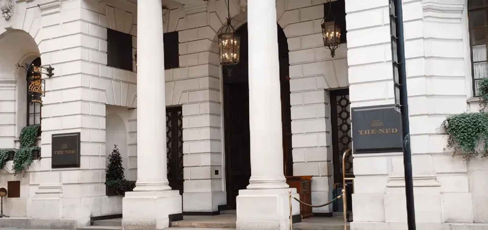 kaia's entrance
