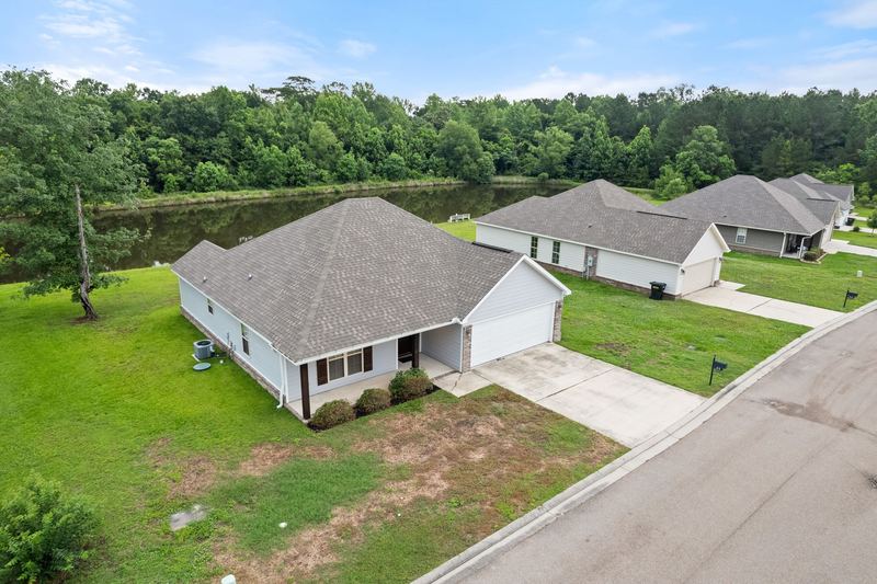 Cosmos 27 aerial front — 32 Cosmos, Hattiesburg MS