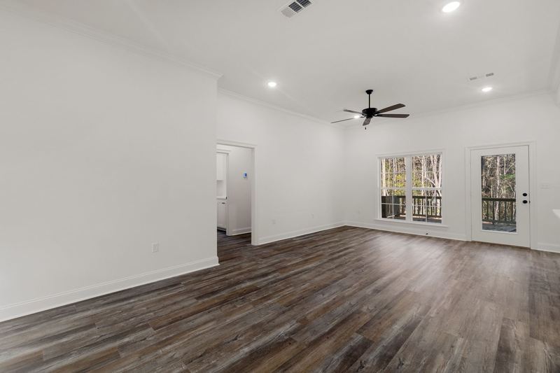 Ms 44 06 great room — 896 HWY 44, Sumrall MS