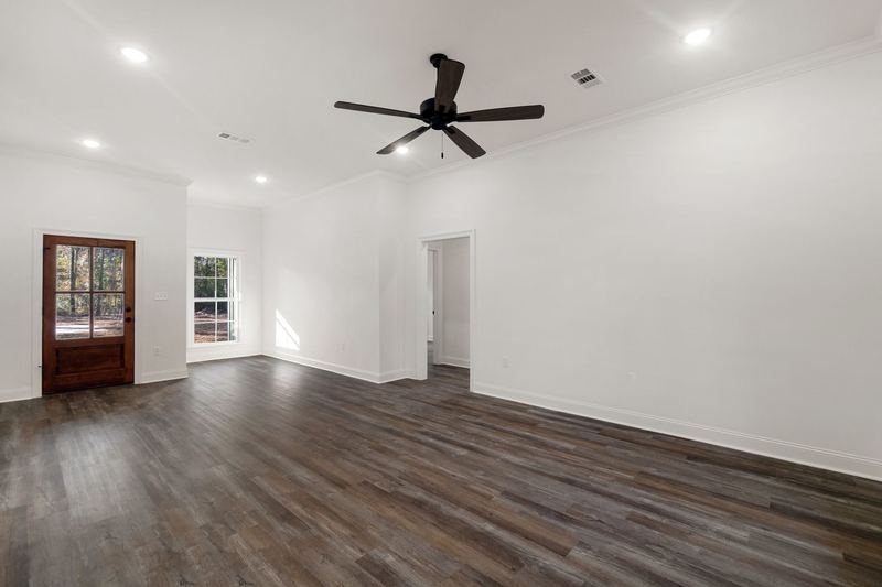 Ms 44 07 great room — 896 HWY 44, Sumrall MS