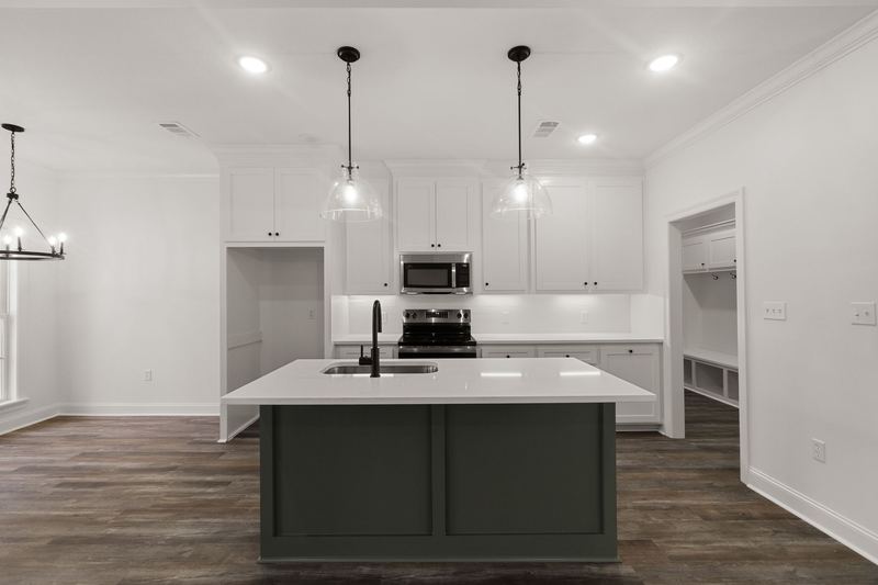Ms 44 10 kitchen island — 896 HWY 44, Sumrall MS
