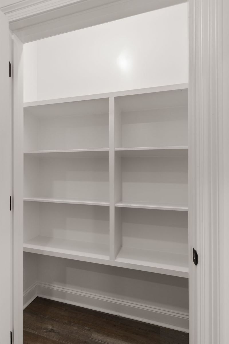 Ms 44 13 pantry — 896 HWY 44, Sumrall MS
