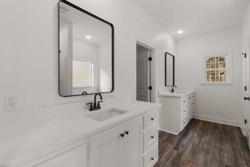 Ms 44 19 primary bath vanity — 896 HWY 44, Sumrall MS