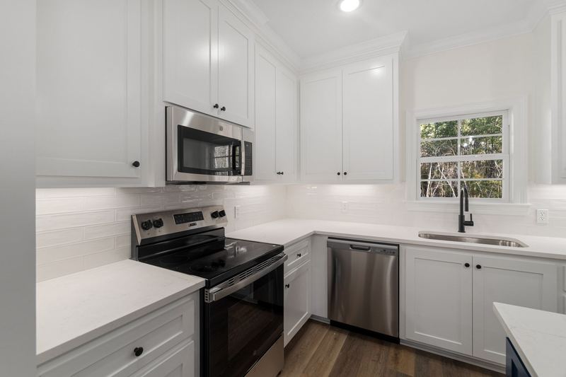 Ms 44 13 kitchen — 900 HWY 44, Sumrall MS
