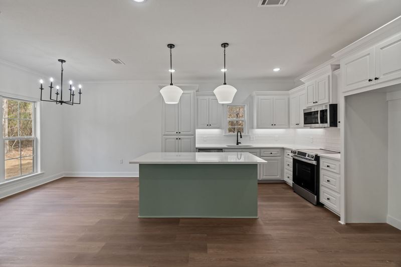 Ms 44 05 kitchen — 908 HWY 44, Sumrall MS