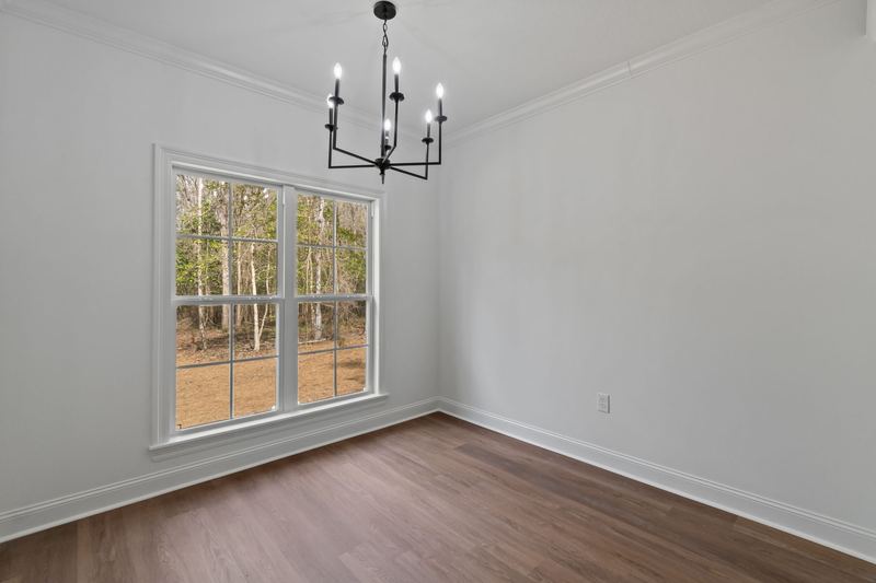 Ms 44 06 dining area — 908 HWY 44, Sumrall MS