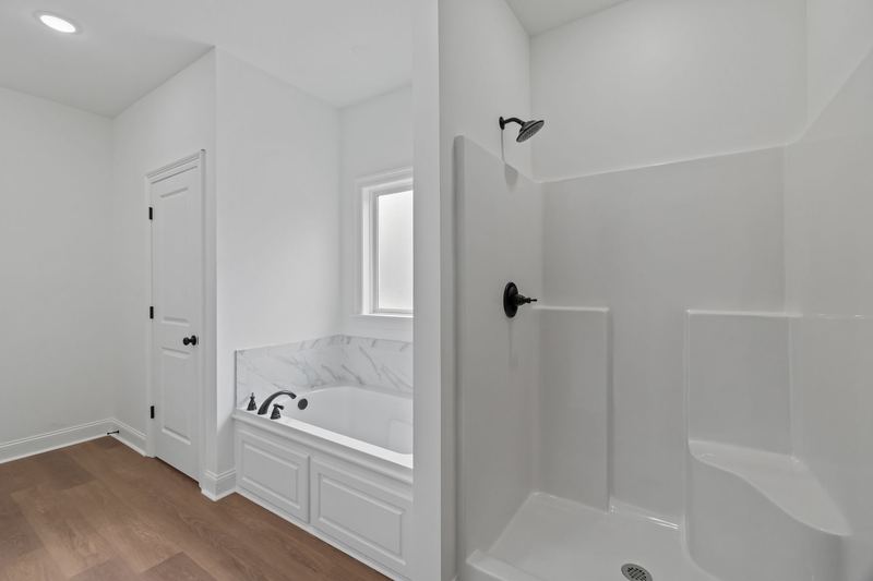 Ms 44 14 primary bath — 908 HWY 44, Sumrall MS