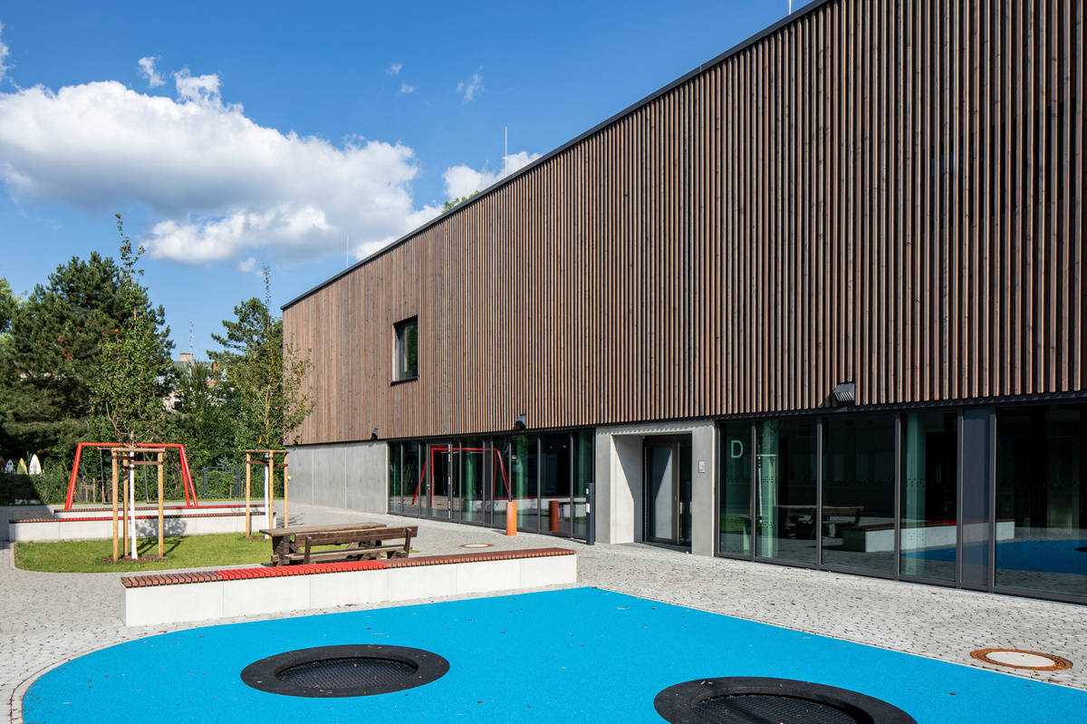 Exterior view of the sports hall reference Franz-Carl-Achard Elementary School