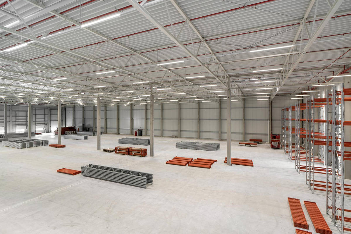 Interior view of the industrial building reference Laserliner in Arnsberg