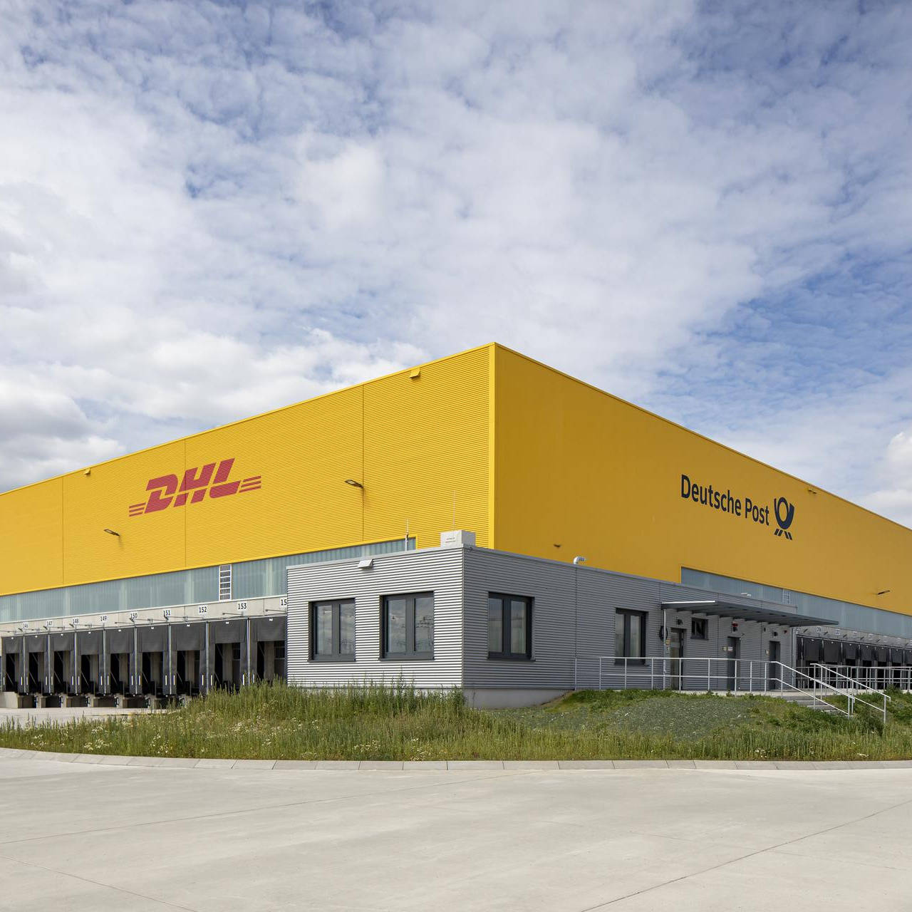 Außenansicht der Hallenreferenz DHL Ludwigsfelde