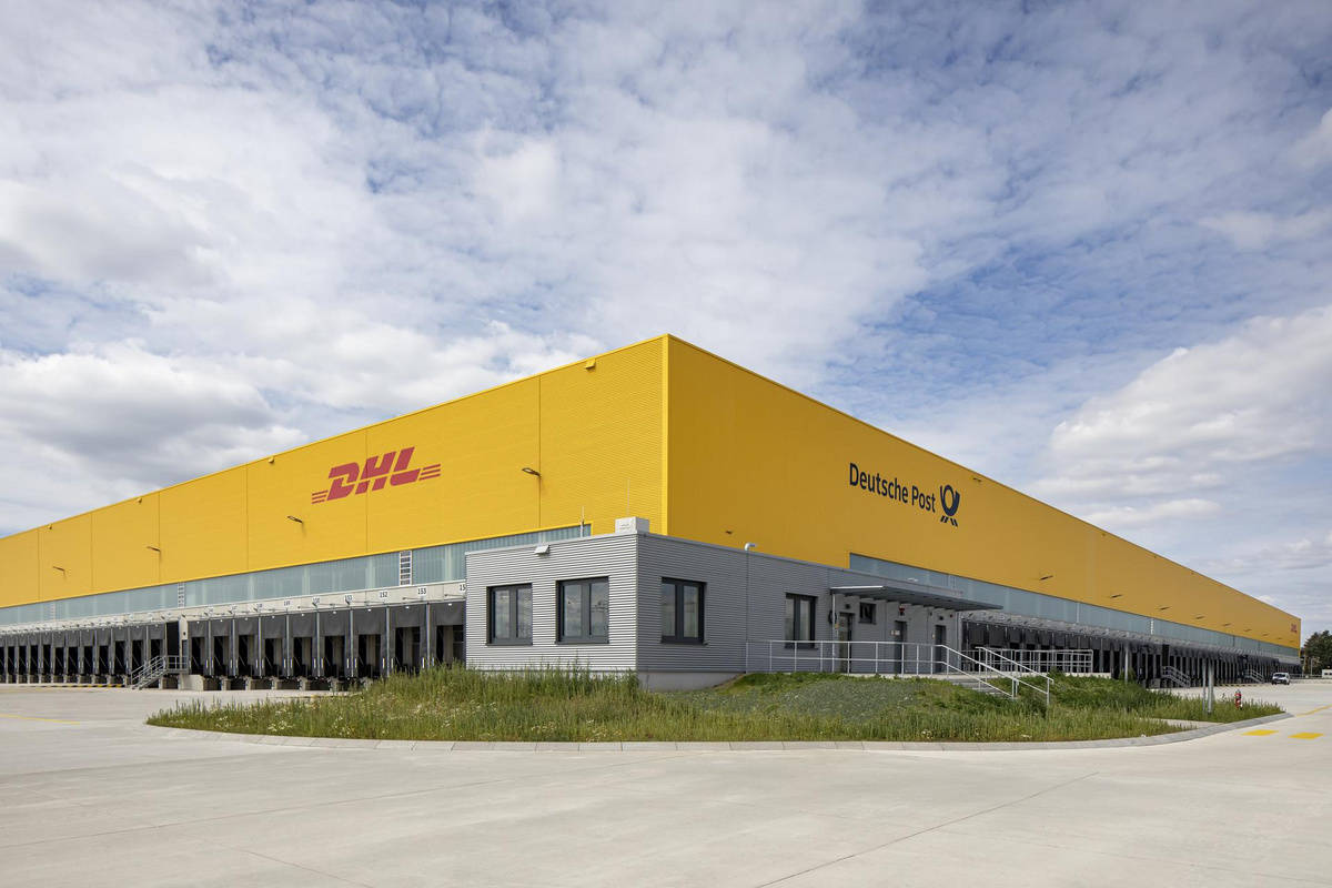 Exterior view of the industrial building reference DHL Ludwigsfelde