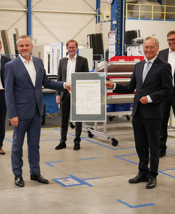Schüco und GOLDBECK feiern 40-jährige Partnerschaft im Metallbau