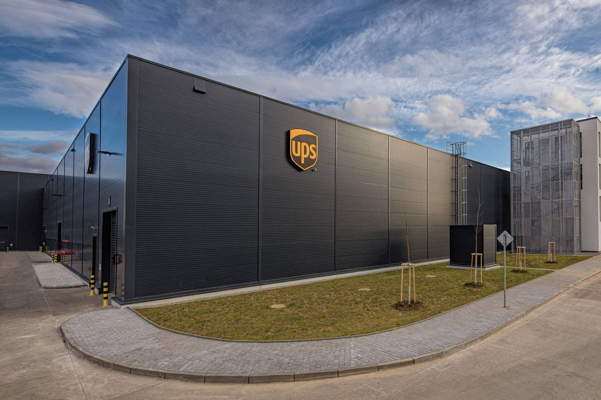 Außenansicht der Hallenreferenz UPS