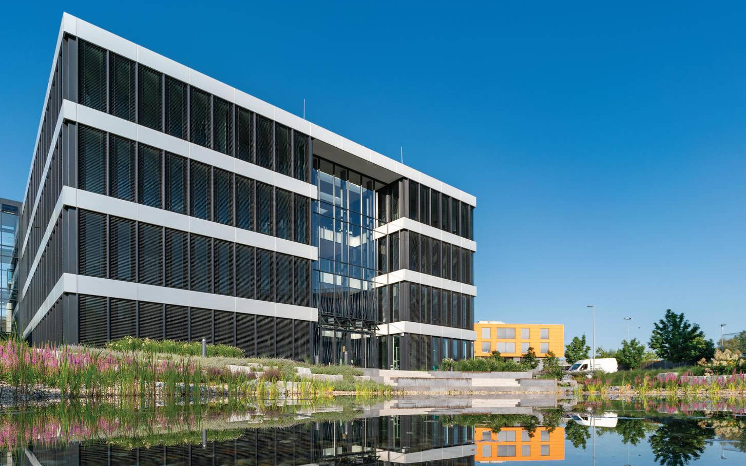 Exterior view of the extension to the GOLDBECK headquarters in Bielefeld.