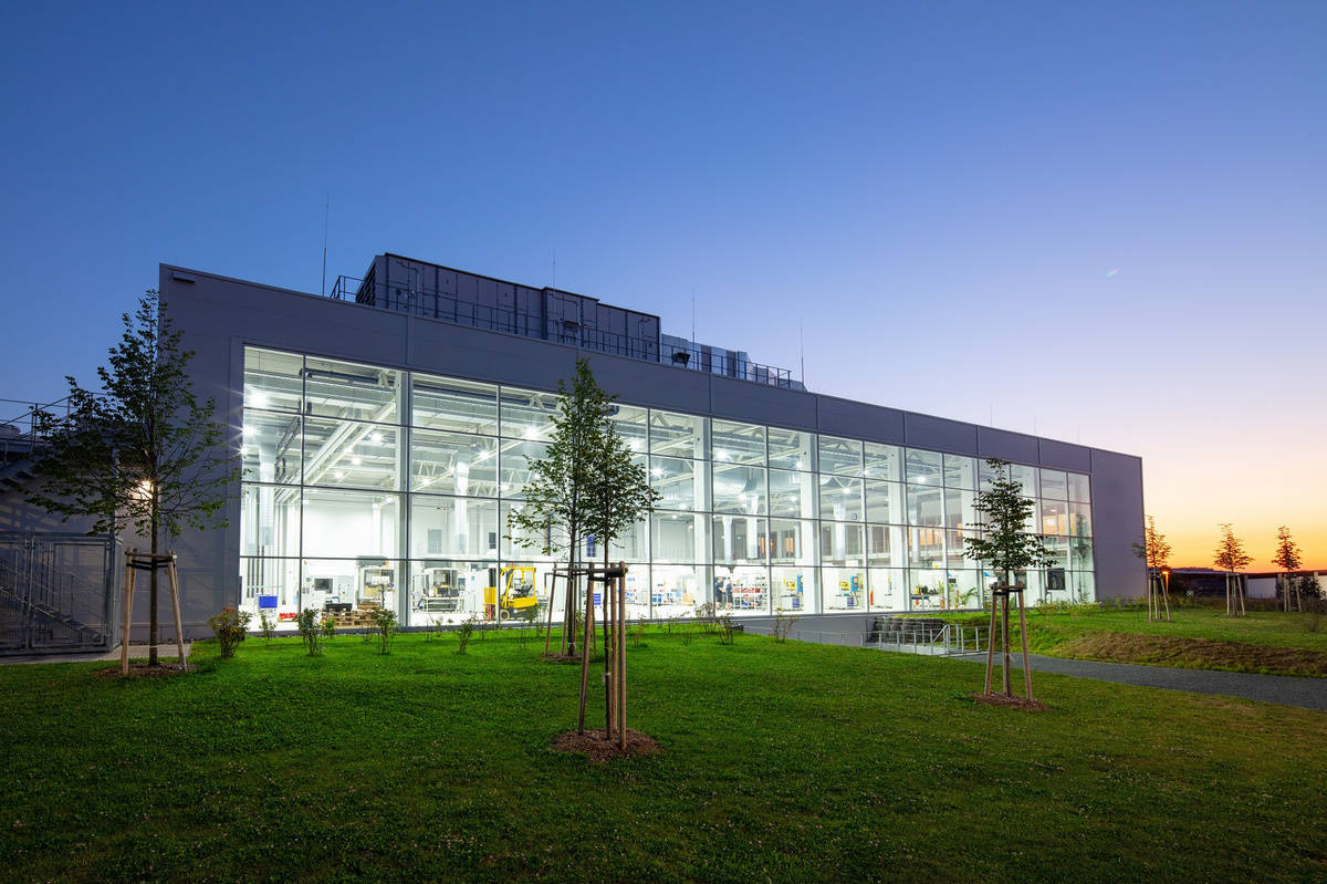 Exterior view of the office building reference Sonderwerkzeug24 in Plauen