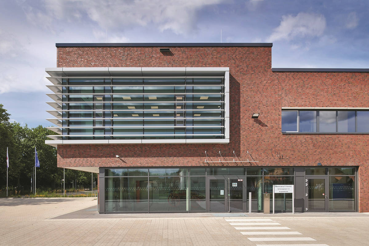 Exterior view of the insutrial building reference Feuerwehrtechnisches Zentrum Neustadt