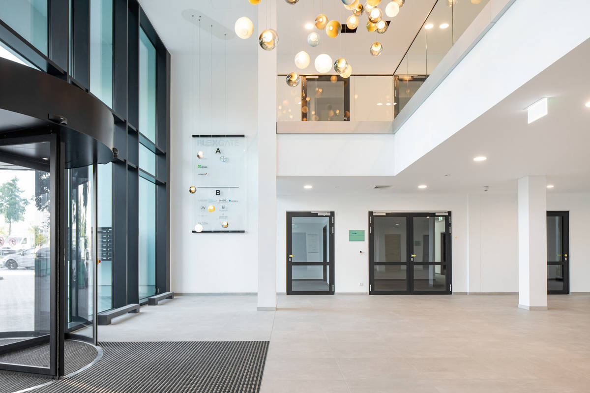 Interior view of the office building reference FAY Flexgate Schönefeld with focus on the entrance