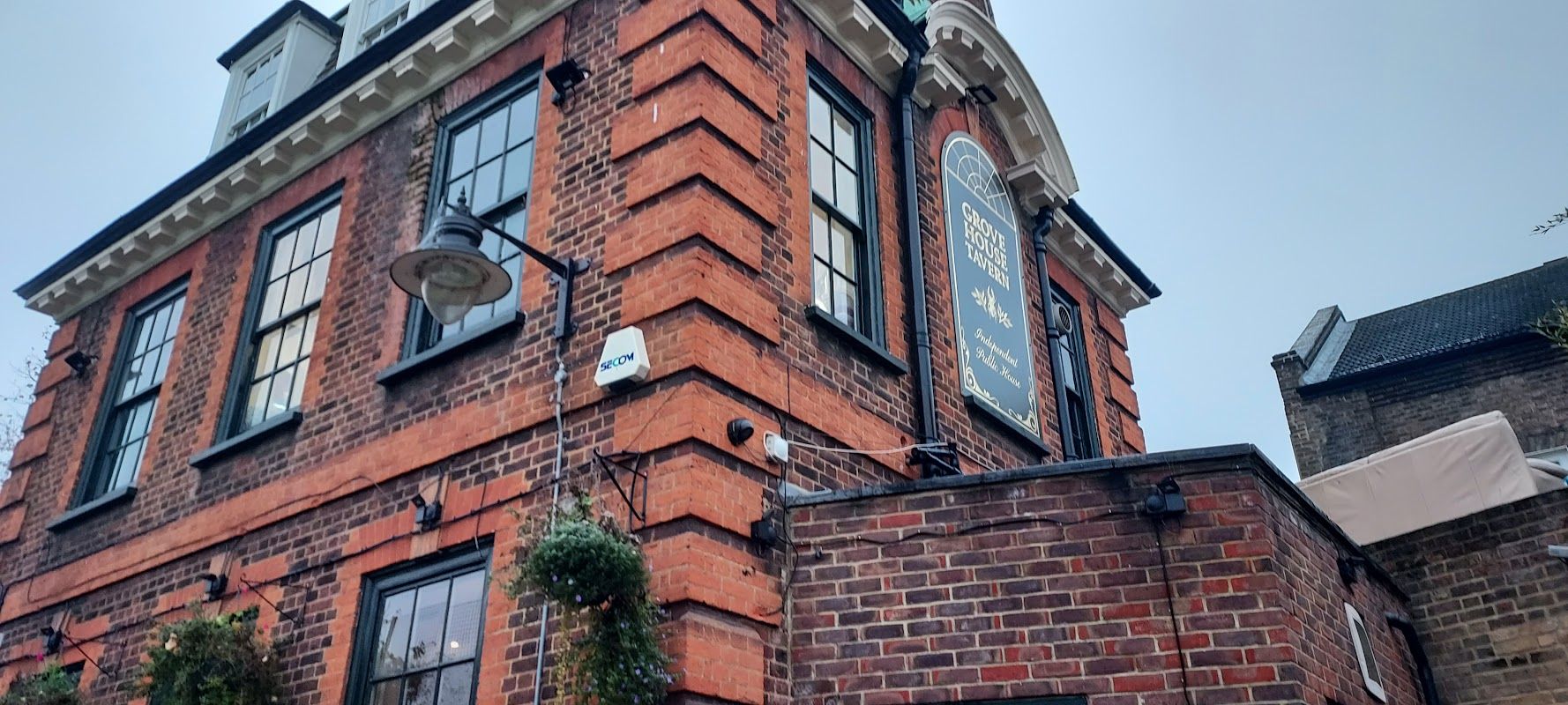 Grove House Tavern - Photo 5