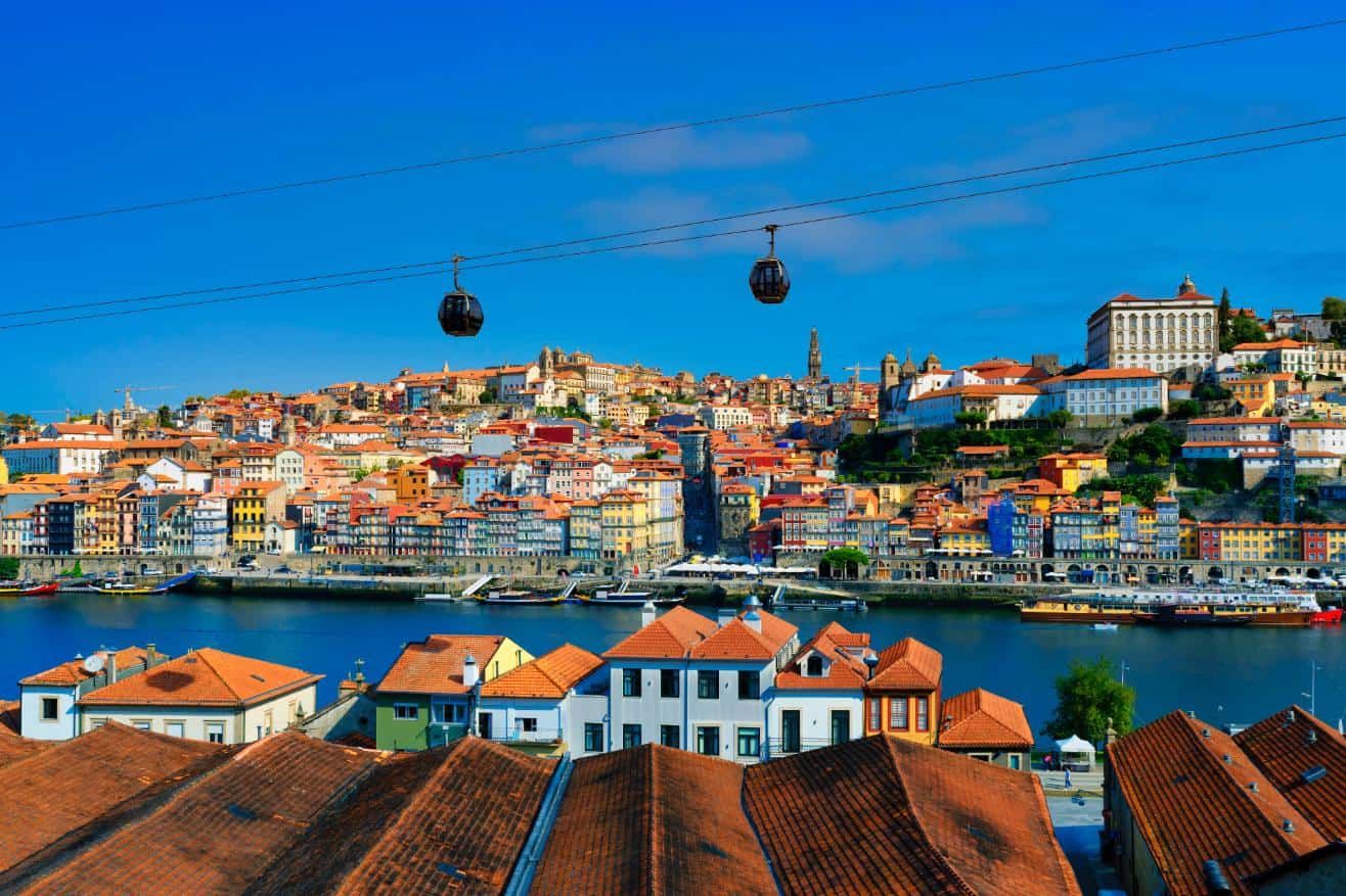 Porto portugalia - telecabine, cladiri, apa.