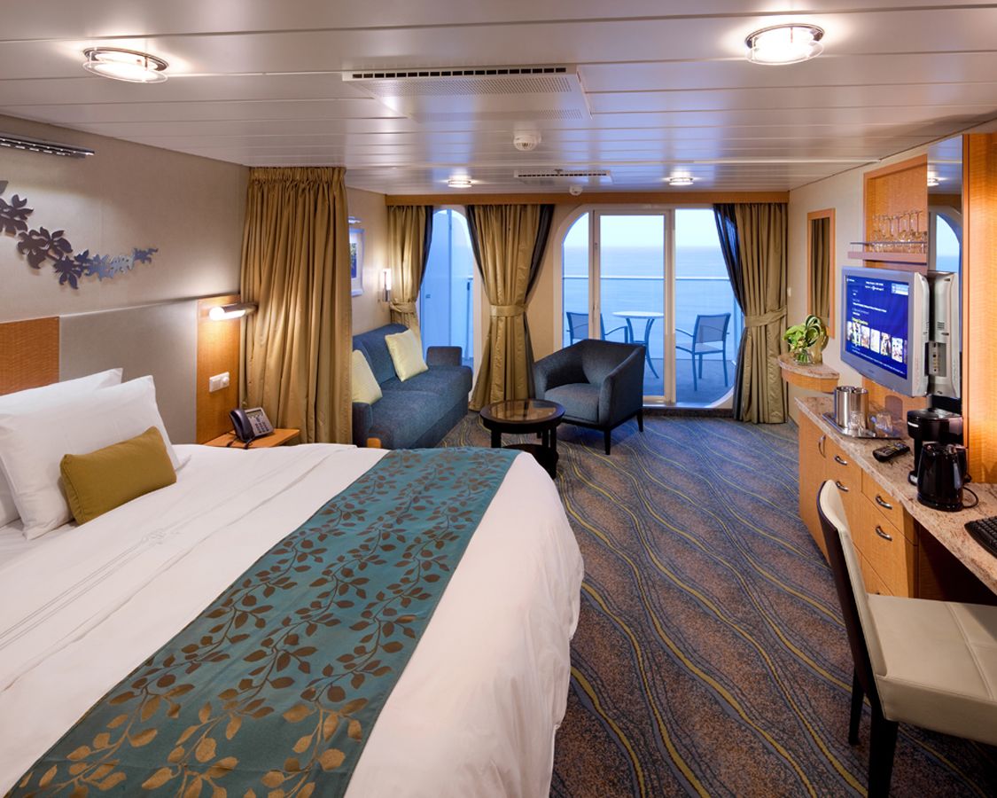 Cabina Junior Suite categoria J3 pe Allure of the Seas