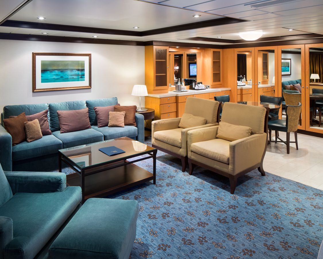 Apartament Owner's Suite categoria OS pe Allure of the Seas