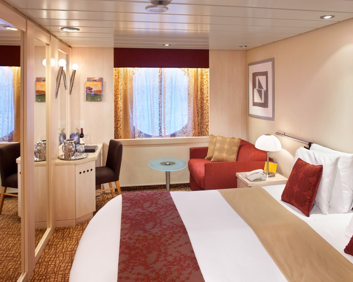 Cabina cu vedere la ocean categoria 8 pe vasul Celebrity Eclipse
