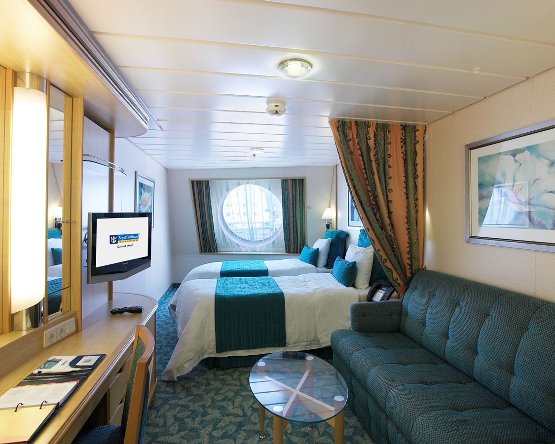 Cabina cu vedere la ocean categoria 1M pe Freedom of the Seas