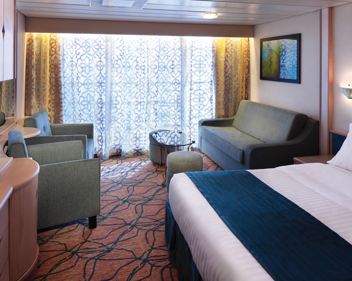 Cabina Junior Suite categoria J4 pe Grandeur of the Seas