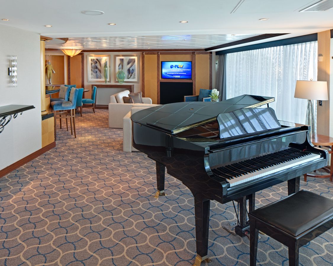 Apartament Royal Suite categoria RS pe Jewel of the Seas