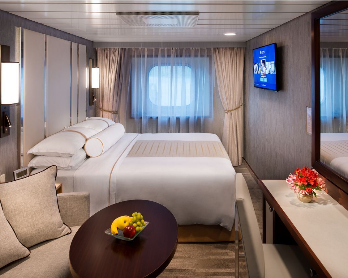 Cabina Club cu vedere la ocean categoria 08 pe Azamara Pursuit