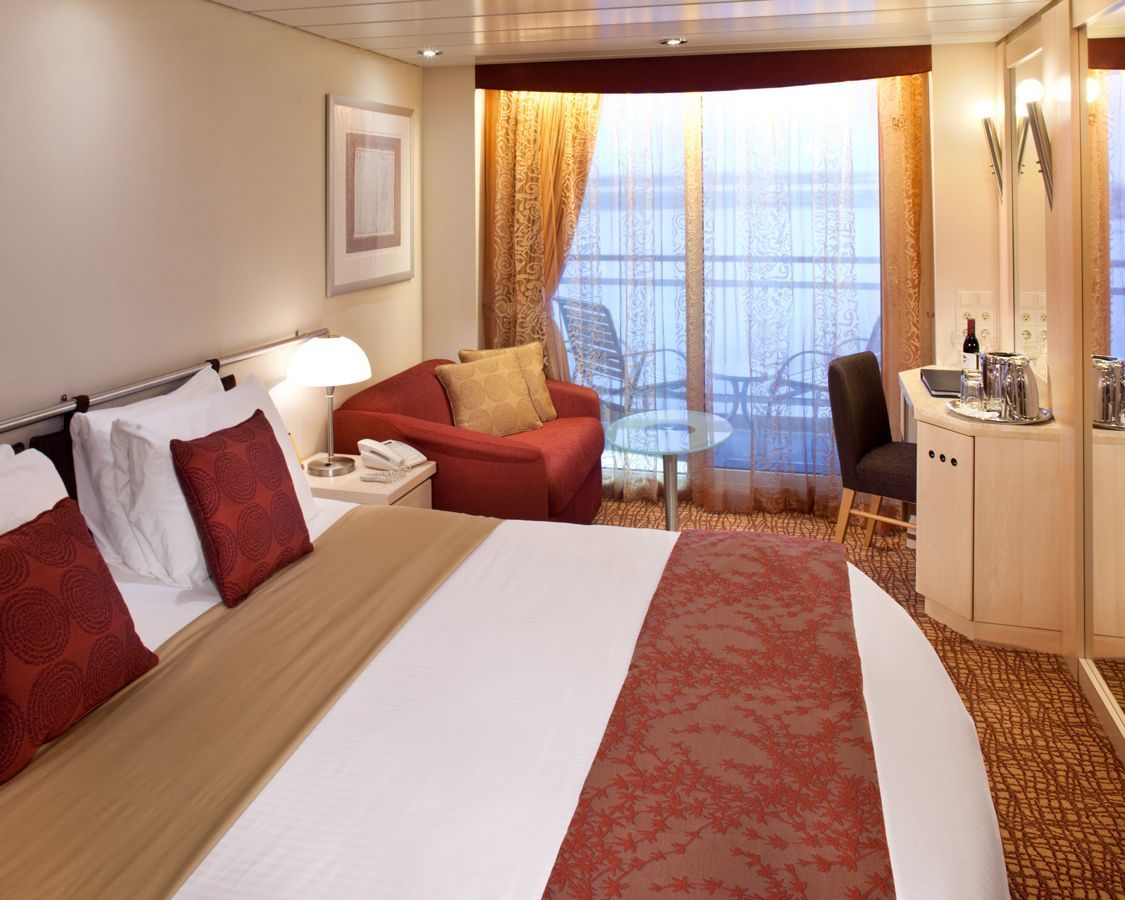 Cabina cu balcon cu vedere la ocean categoria 1A pe Celebrity Reflection