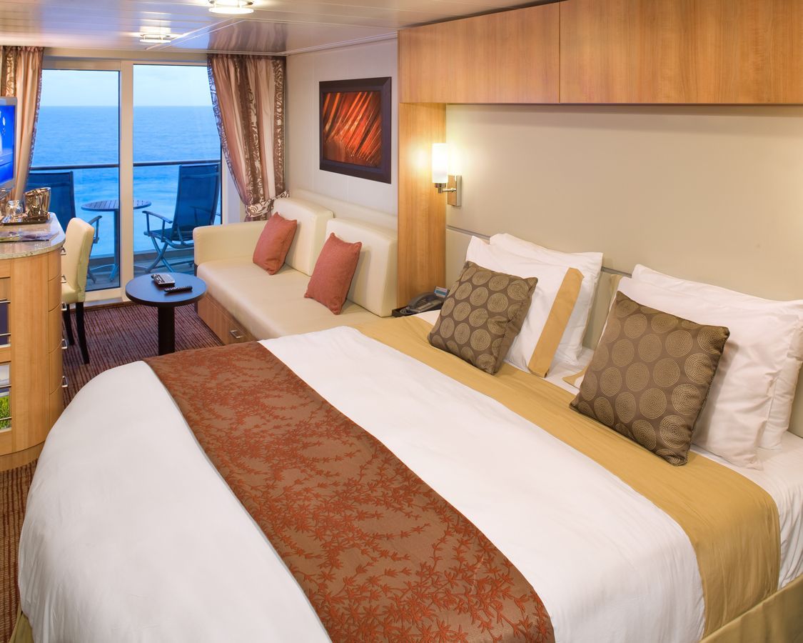 Cabina cu balcon Concierge Class categoria C3 pe Celebrity Reflection