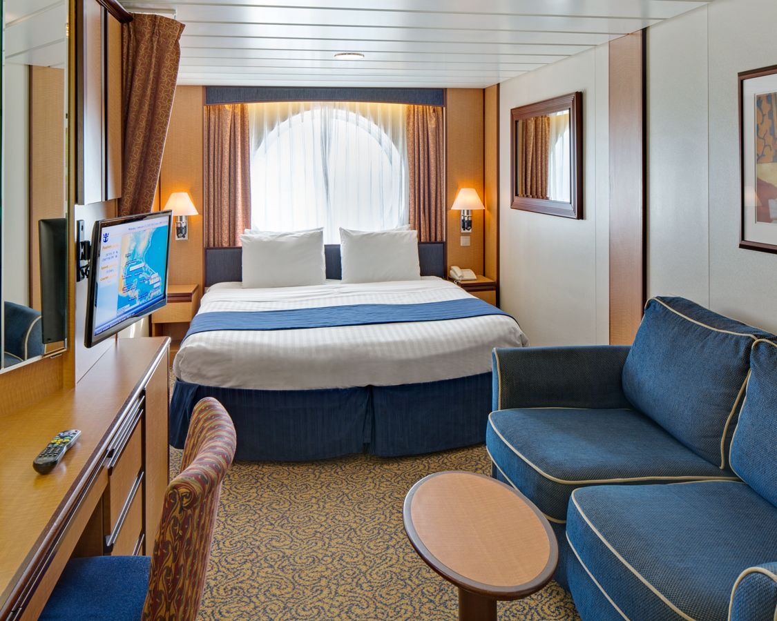 Cabina cu vedere la ocean categoria 2M pe Serenade of the Seas
