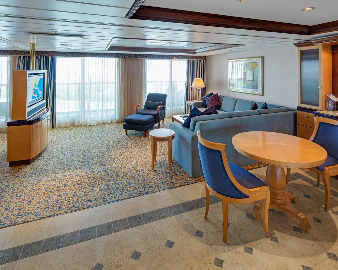 Apartament Owner's Suite categoria OT pe Serenade of the Seas