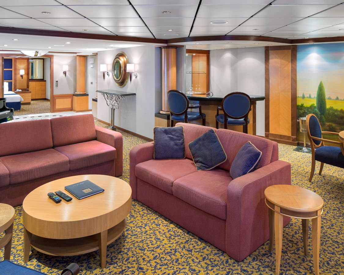 Apartament Royal Suite categoria RS pe Serenade of the Seas