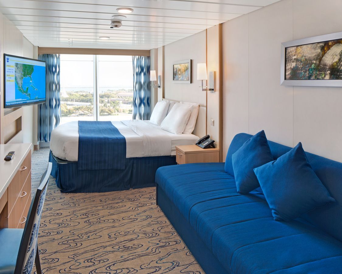 Cabina cu vedere panoramica la ocean categoria 1L pe Voyager of the Seas