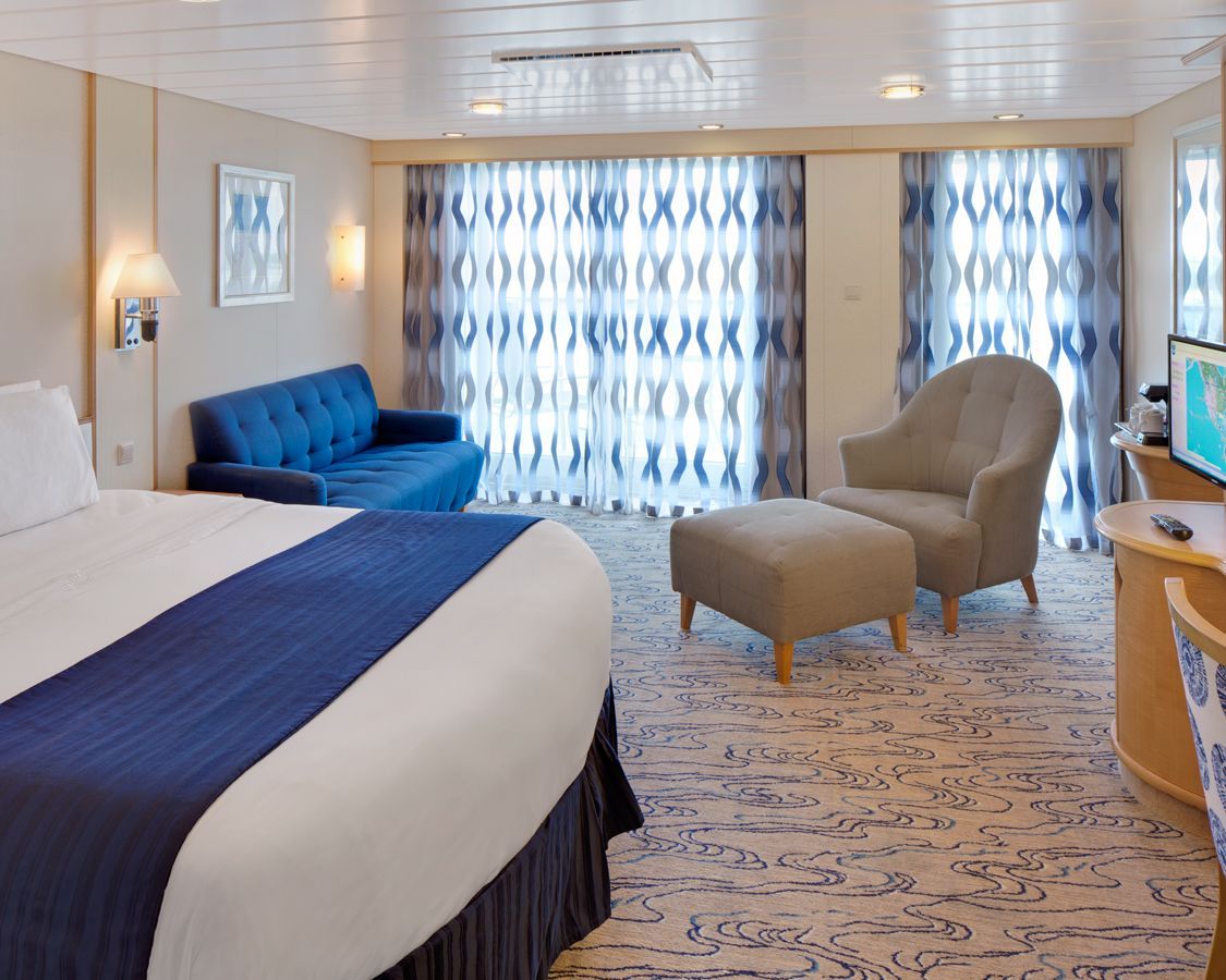 Cabina Junior Suite categoria J4 pe Voyager of the Seas