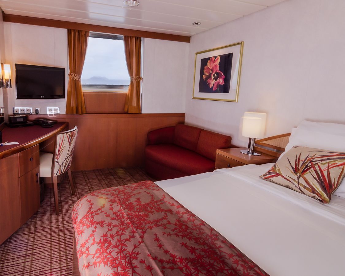 Cabine cu vedere la ocean pe vasul Celebrity Xpedition