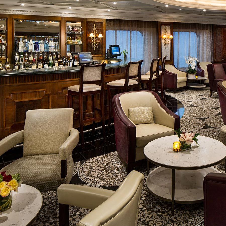 Discoveries Bar pe Azamara Journey, Azamara Quest, Azamara Pursuit, Azamara Onward