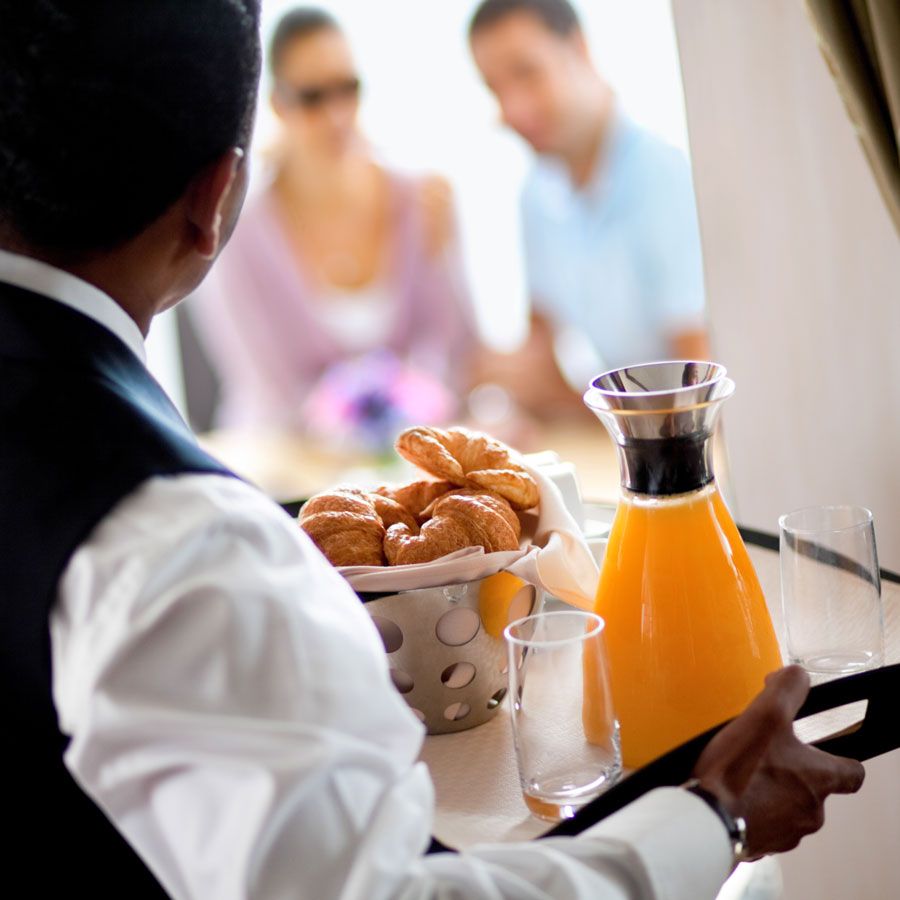 Room Service pe Celebrity Cruises