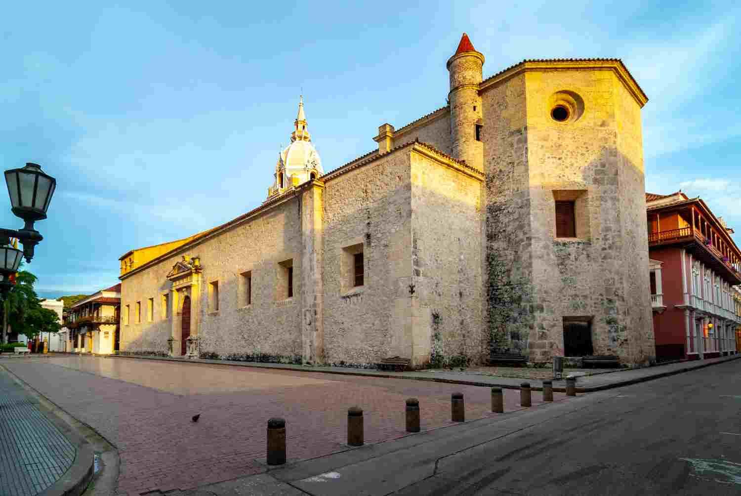 Cartagena Columbia - cladire, strada.LTS