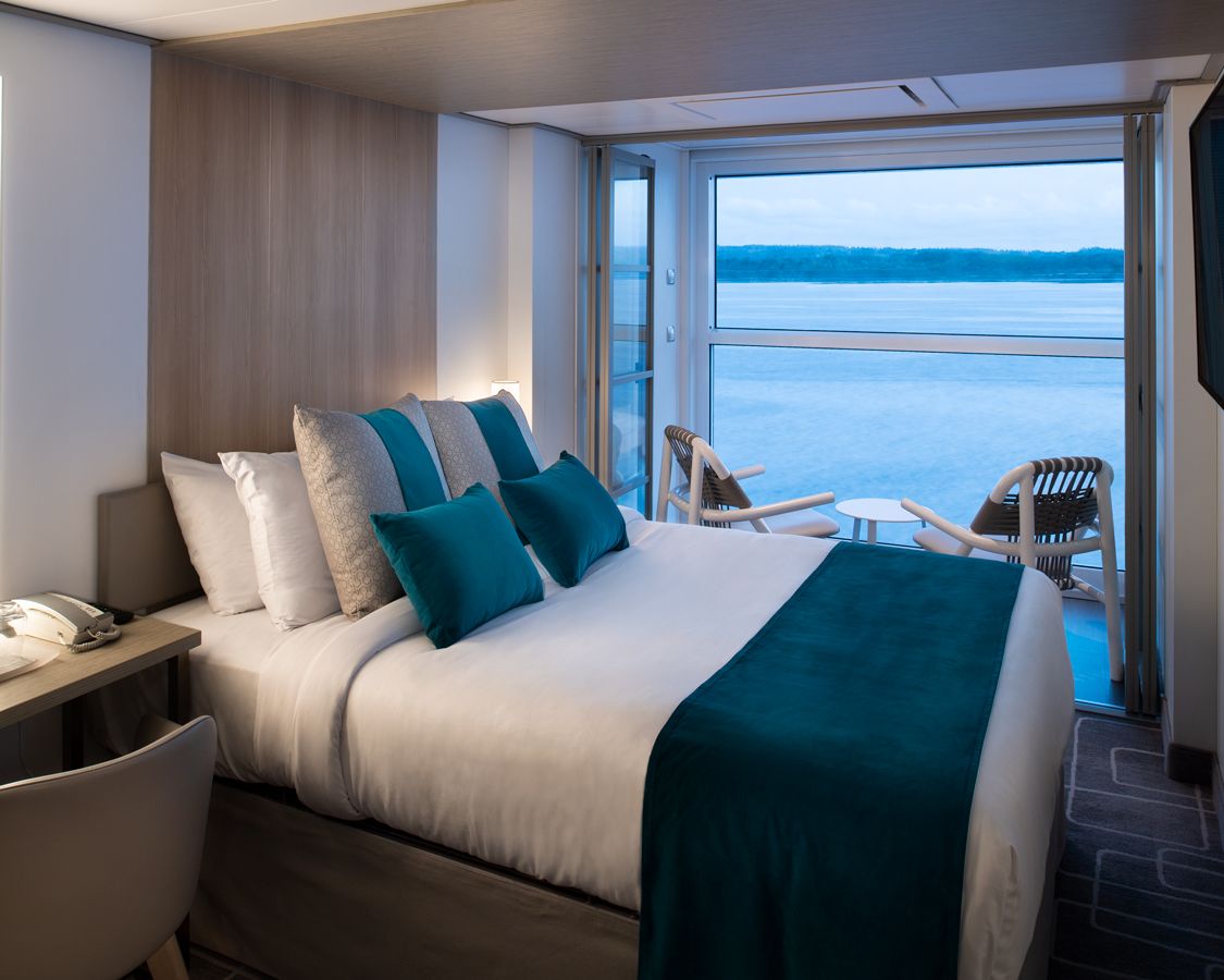 Cabina cu balcon cu Infinite Veranda categoria ES pe Celebrity Edge, Apex, Beyond si Ascent