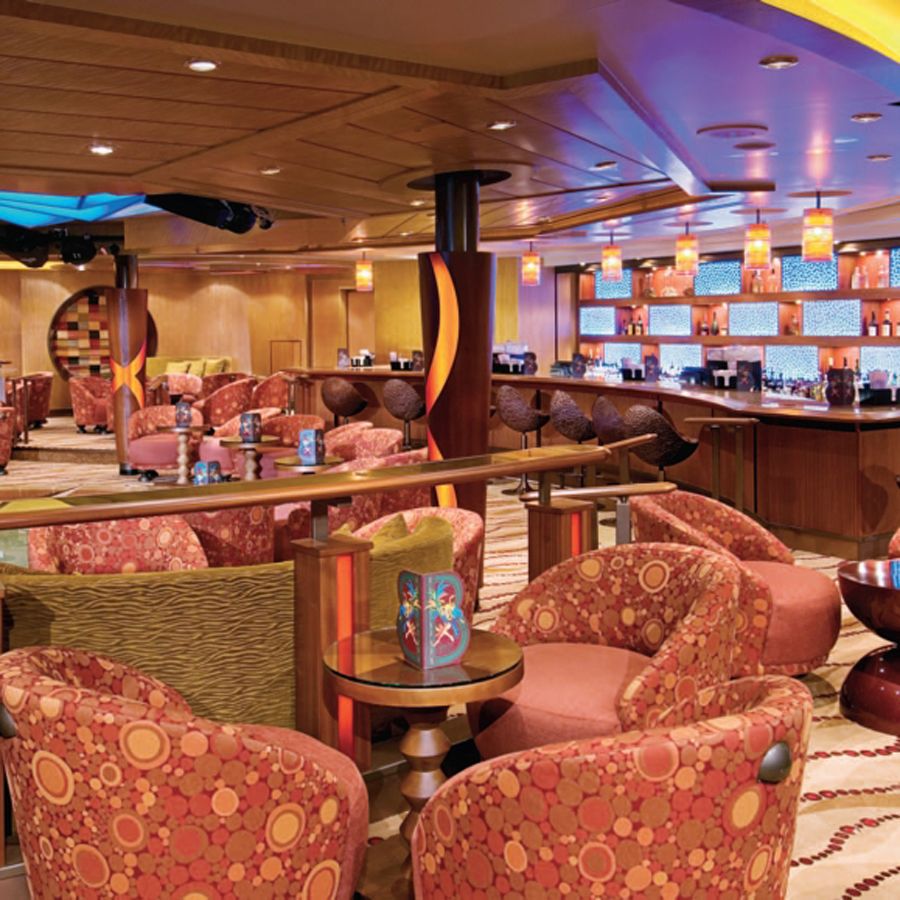 Boleros Lounge pe Enchantment of the Seas