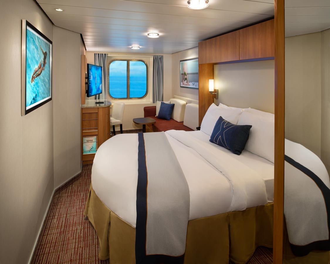 Cabina cu vedere la ocean categoria 8 pe vasul Celebrity Equinox