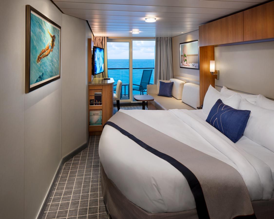 Cabina cu balcon Concierge Class categoria C1 pe Celebrity Equinox
