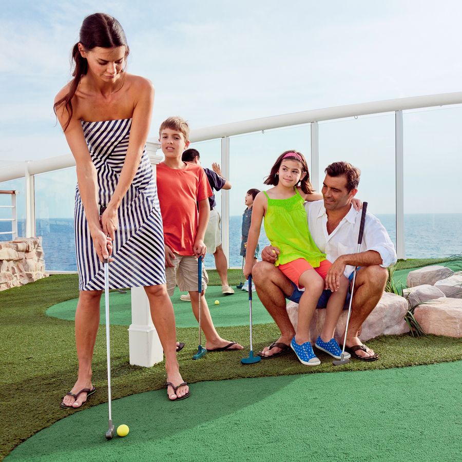 Teren minigolf pe Explorer of the Seas